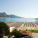 Готель Sporting Baia 4*