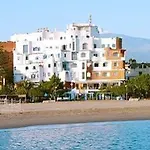 Отель Sporting Baia 4*