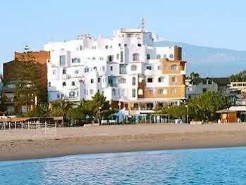 מלון Sporting Baia 4*