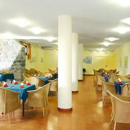 Отель Sporting Baia 4*