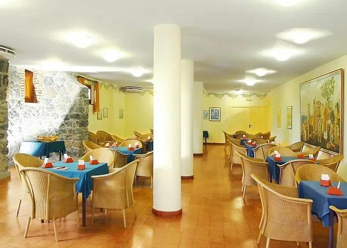 Hotel Sporting Baia 4*